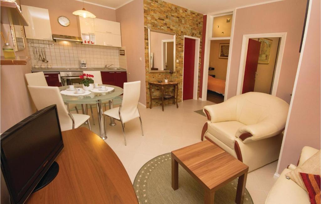 Awesome Apartment In Ika With 2 Bedrooms And Wifi photo 4