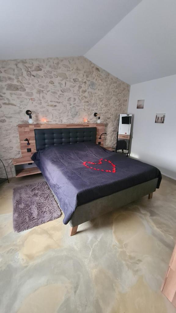 Gîtes 2 adultes dans un mas charme et calme assuré