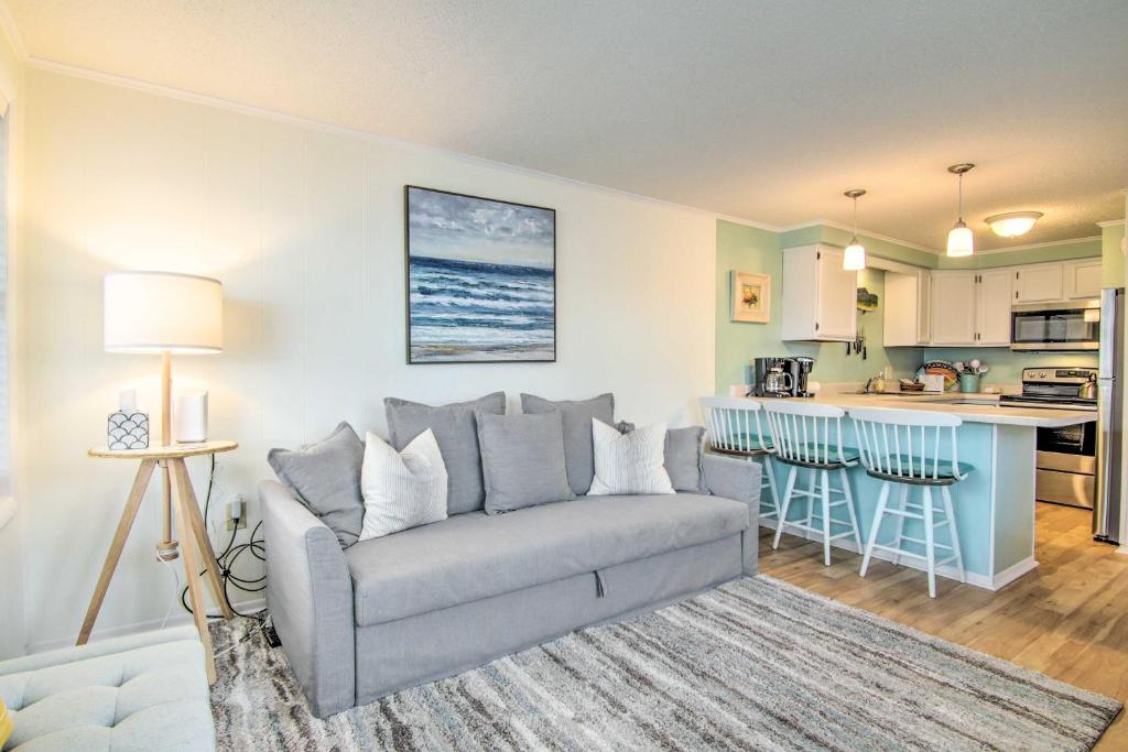 Bright Ocean City Condo about Walk to MD Beach! photo 3