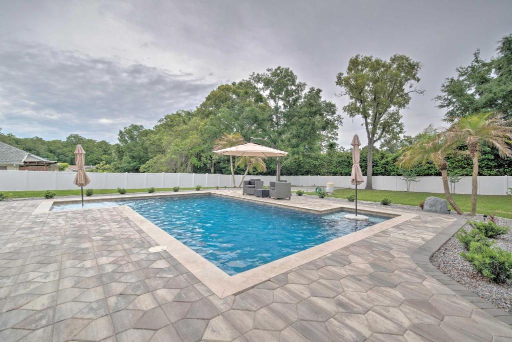Airy Crystal River Retreat with Backyard Oasis! photo 1