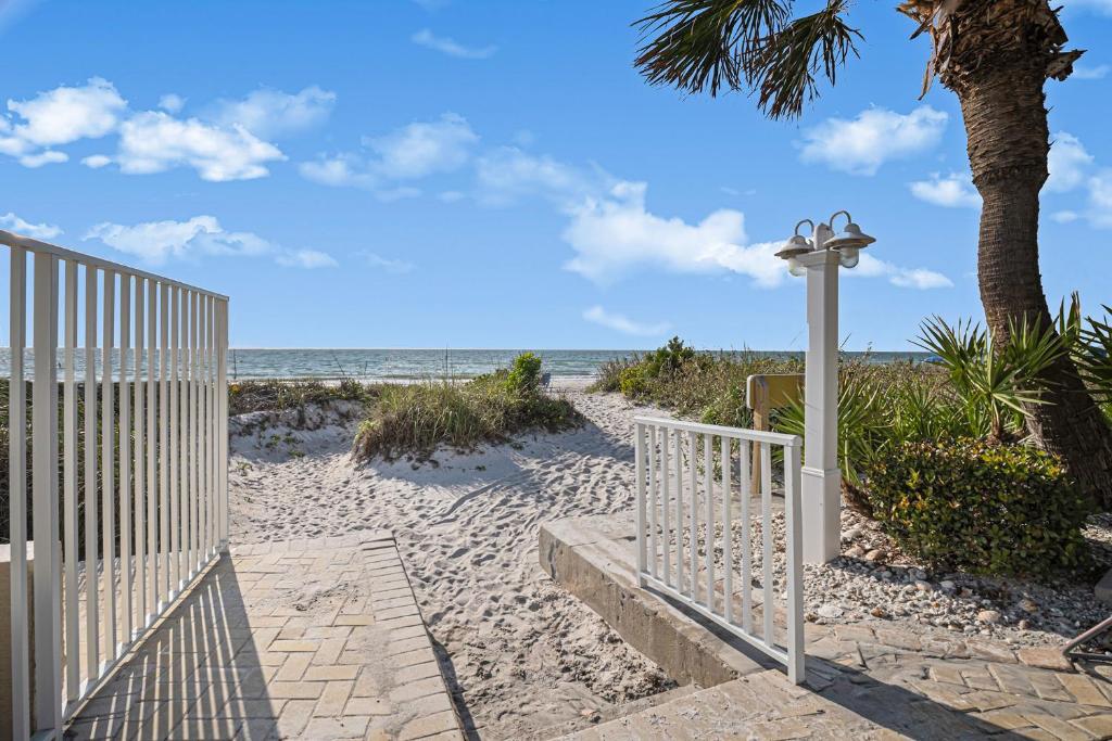 Sonrisa Unit-3/ Lovely Condo , 2 Bedrooms-2Baths photo 2
