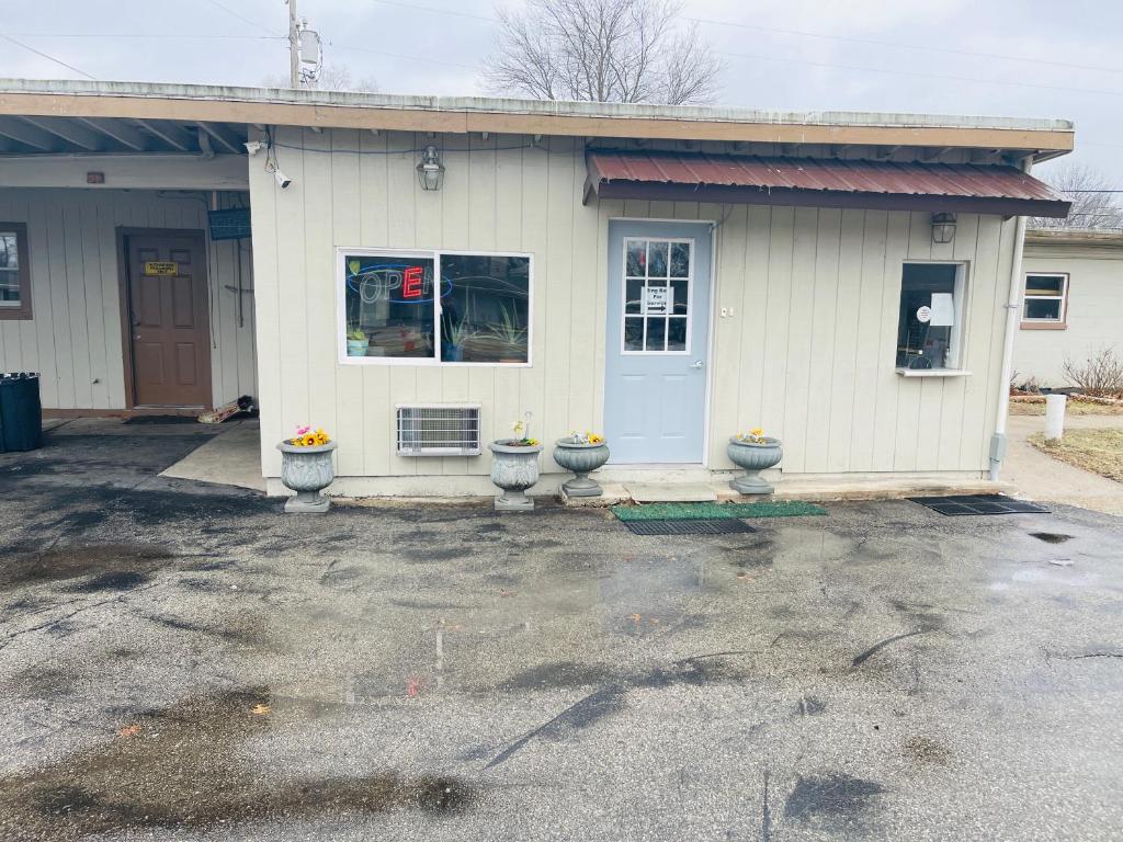 Woodridge Motel photo 2