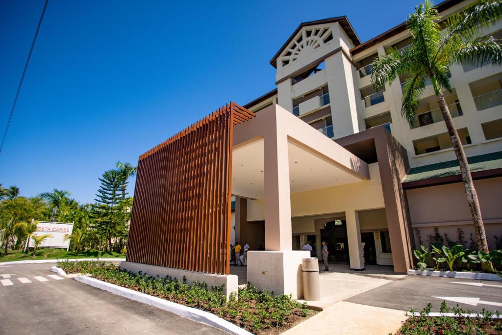 Coral Costa Caribe Beach Resort - All Inclusive photo 1