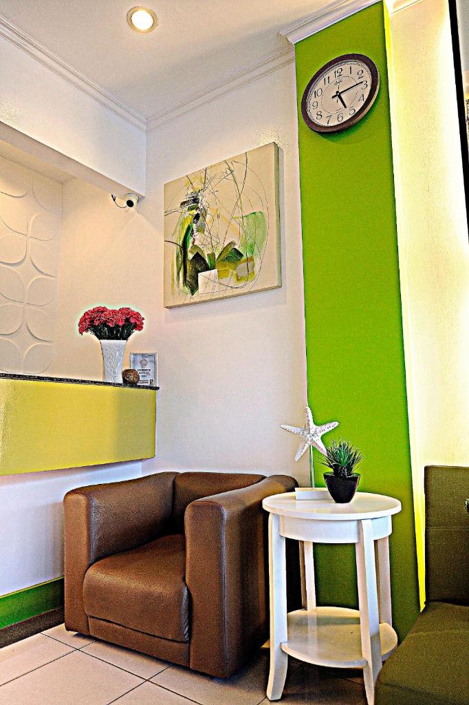 Двухместный (Номер Делюкс с кроватью размера «queen-size»), First Pacific Inn Davao