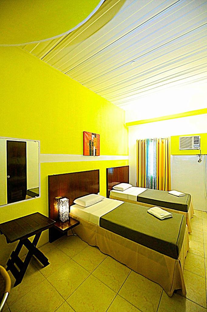 Двухместный (Двухместный номер с 2 отдельными кроватями), First Pacific Inn Davao