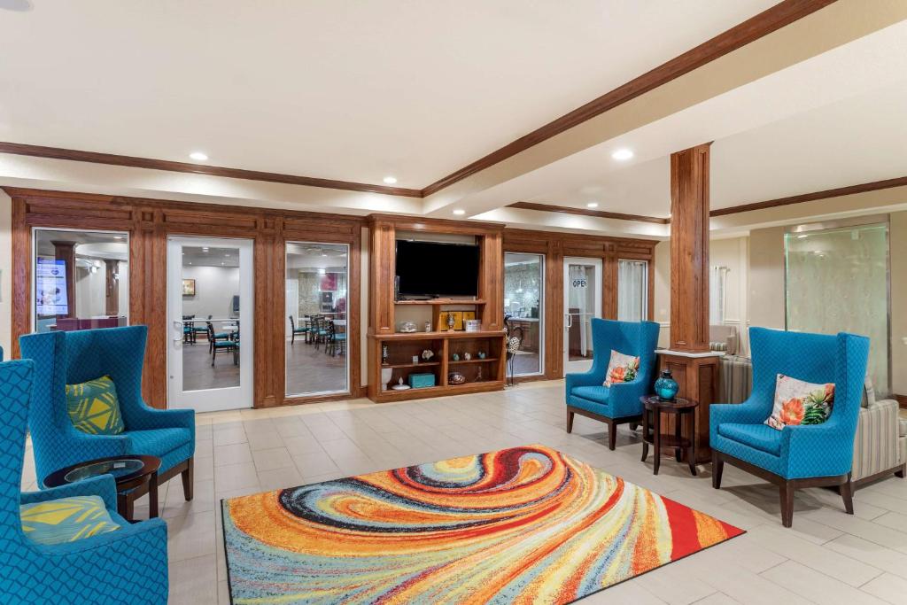 Best Western Plus Galveston Suites image