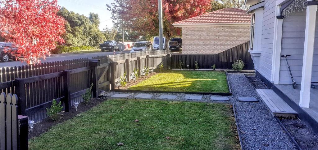 Te Waiharakeke Holiday Home photo 2