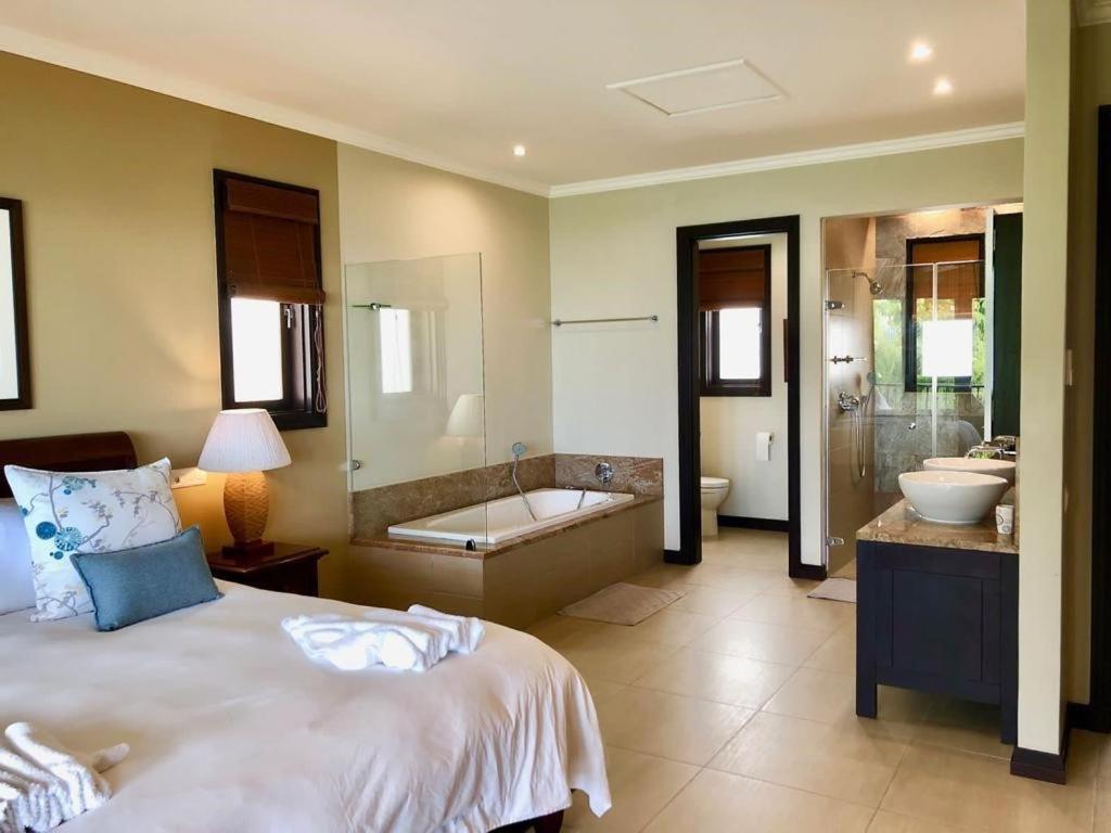Eden Island Leisure Villas photo 2