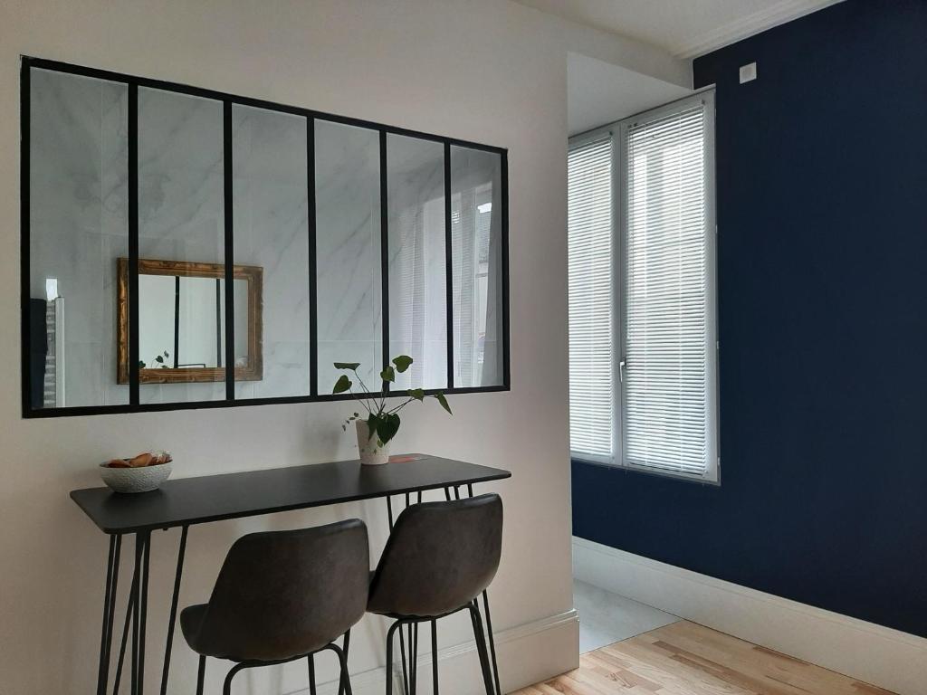 La chambre de maître du boulevard Thiers, entrée et terrasse privatives photo 4