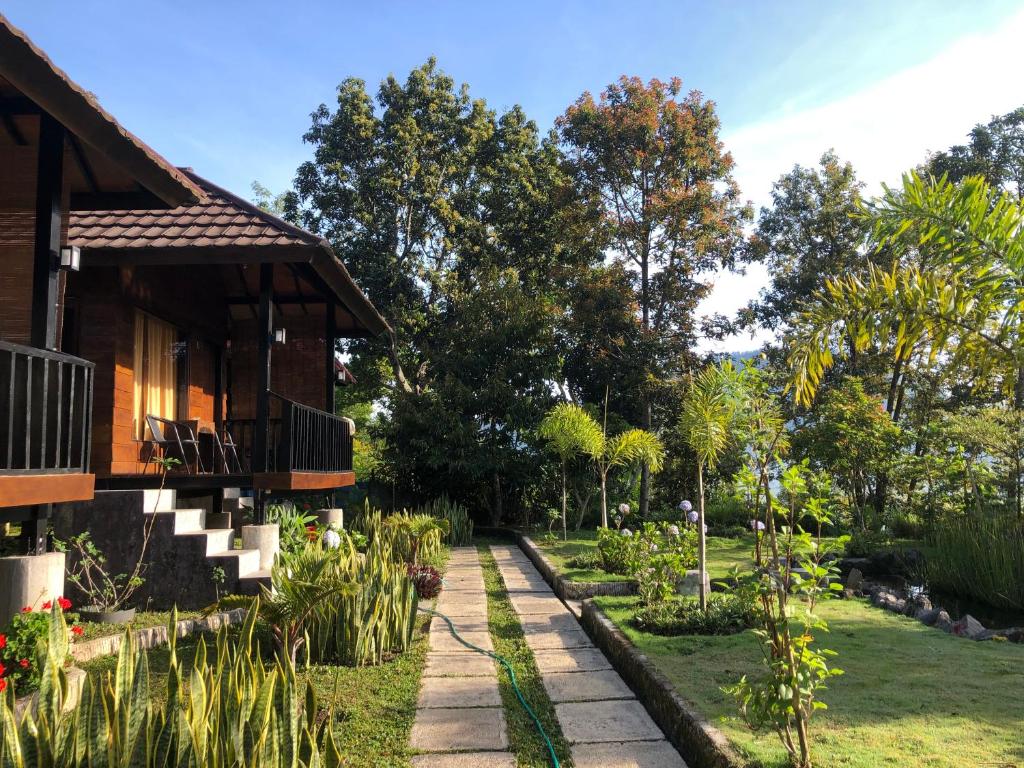 Sembalun Kita Cottage - Tap to explore photos