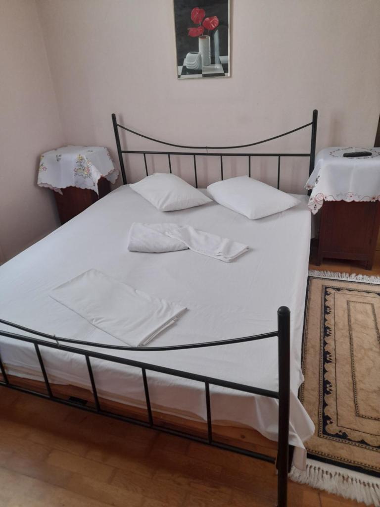 Στρατής photo 2