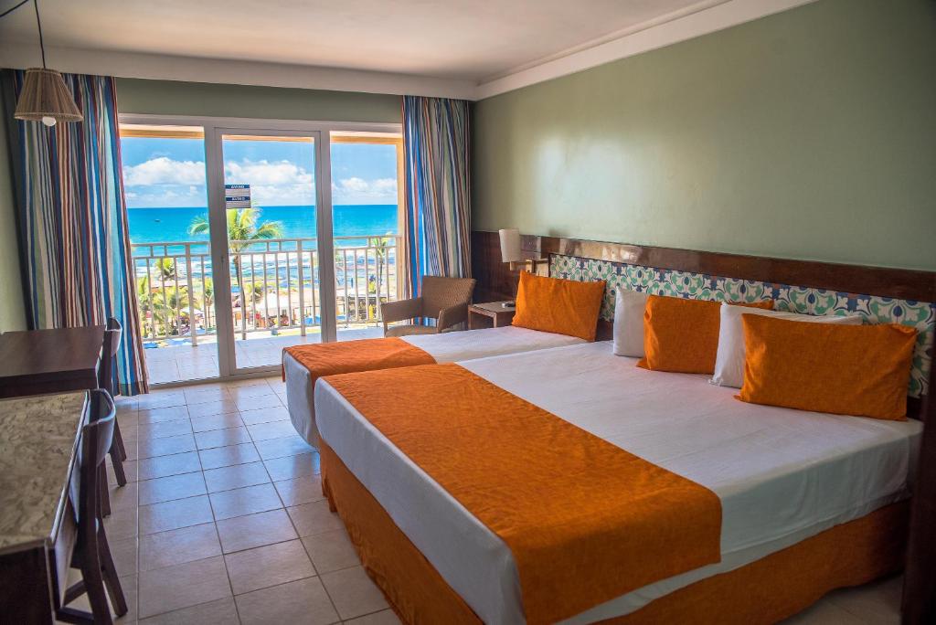 Gran Hotel Stella Maris Urban Resort & Conventions photo 1