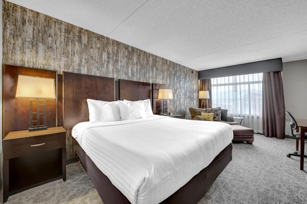The Academy Hotel Colorado Springs image