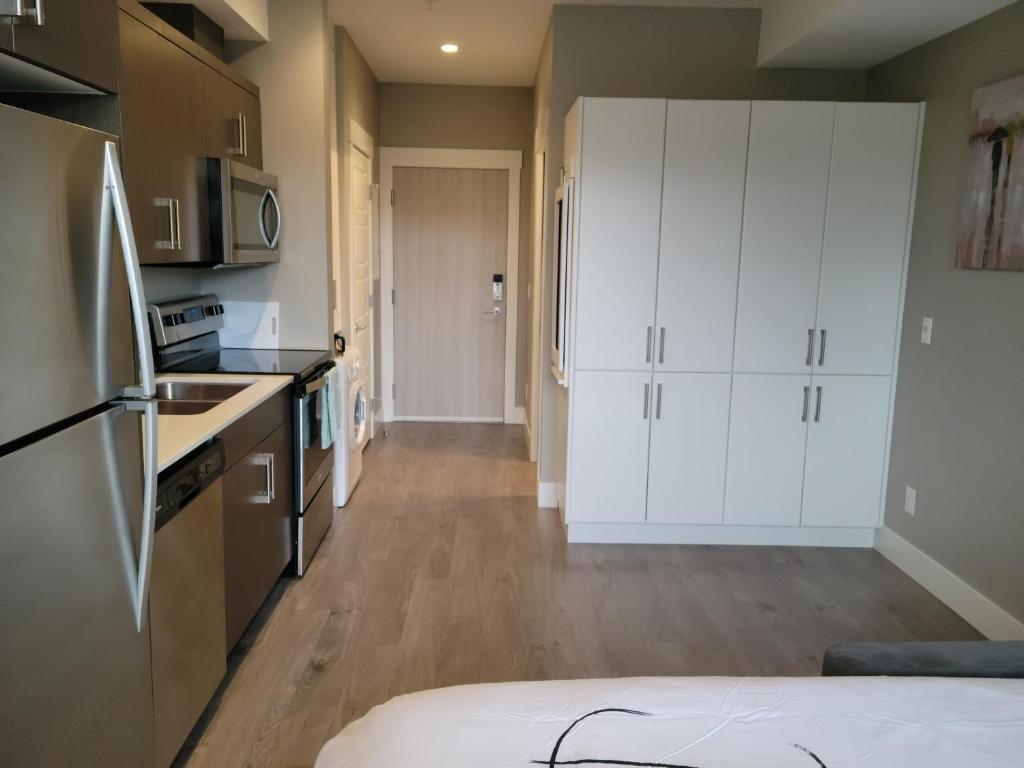 Cozy Studio Suite, 15min walk to downtown photo 4