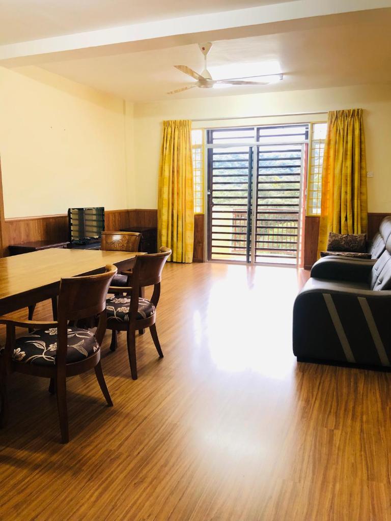Crown Imperial Court Apt at Brinchang Centre photo 2