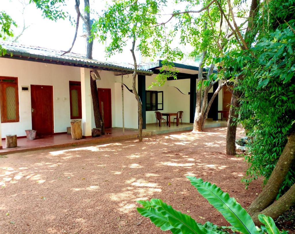 Nugasewana Guest