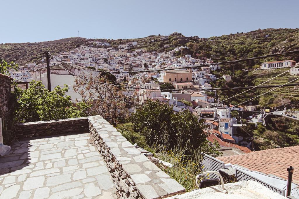 House above the castle photo 2