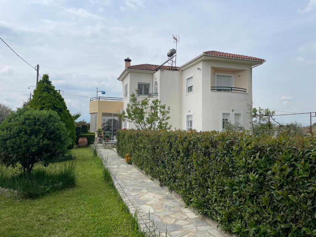 Seaside apartment with private garden photo 3