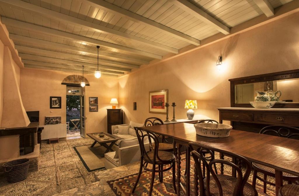 Kyparissia Old Town Lodge with amazing sea view photo 1