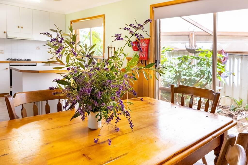 The Clydesdale - Spacious 4 bedroom Home photo 3