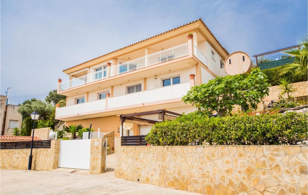 Stunning Apartment In Vinars With Wifi And 2 Bedrooms