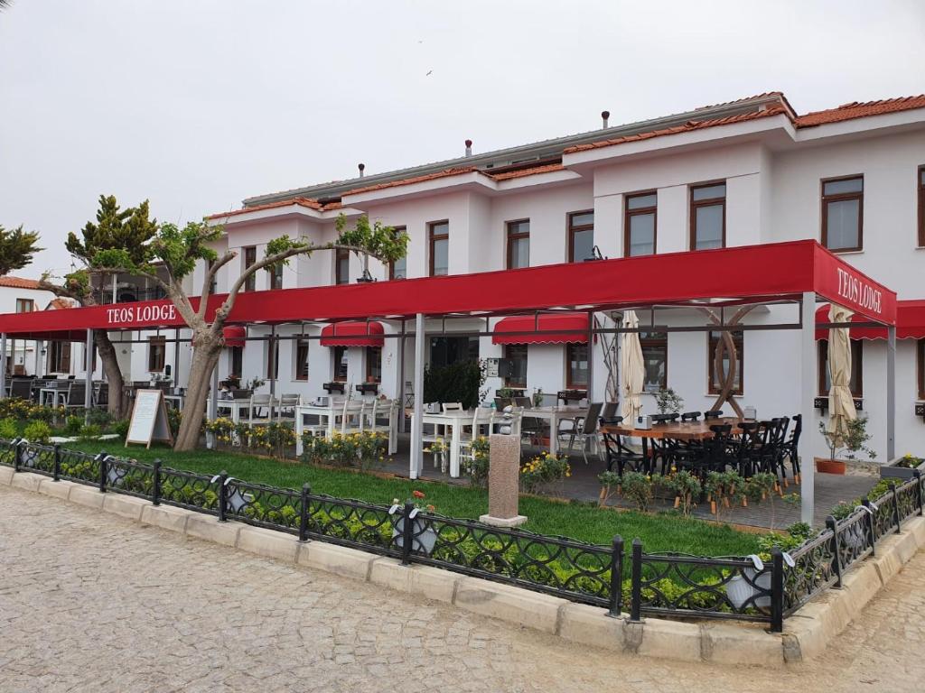 Teos Lodge