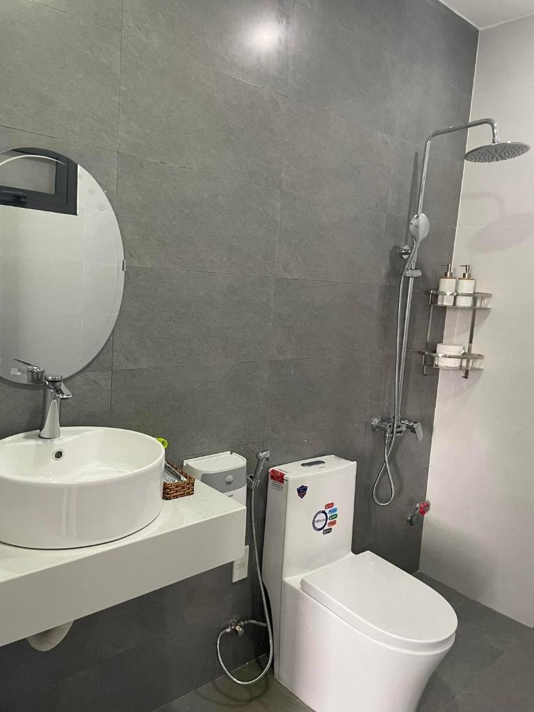 ALOHA HOMESTAY (5bedrooms + 1 Kitchen+ 1 Terrace )