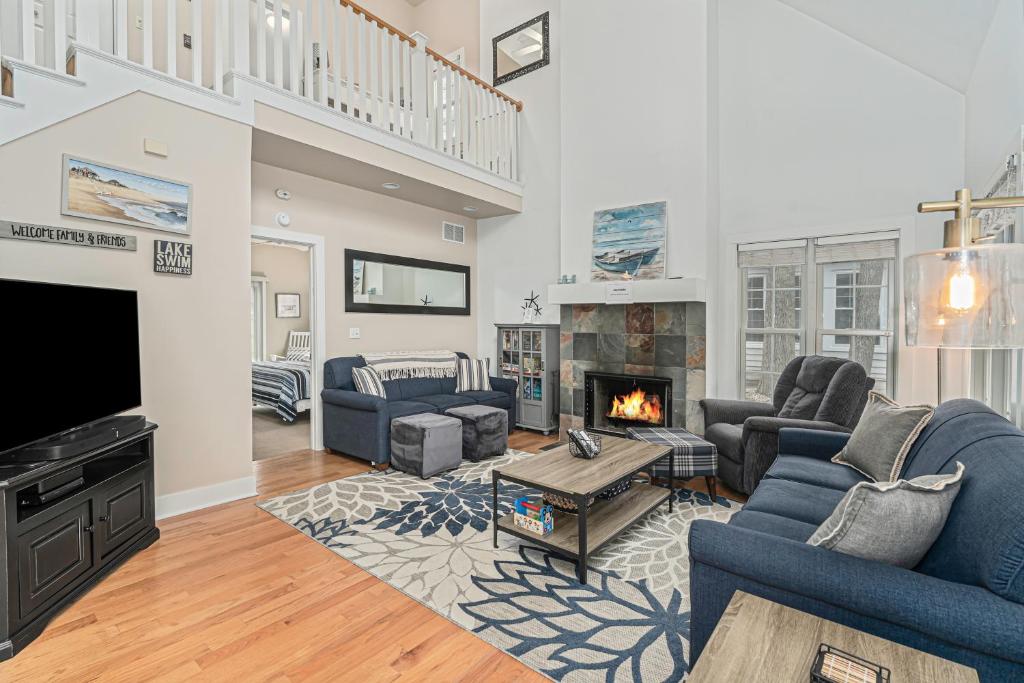 Lakeshore Cottage photo 2
