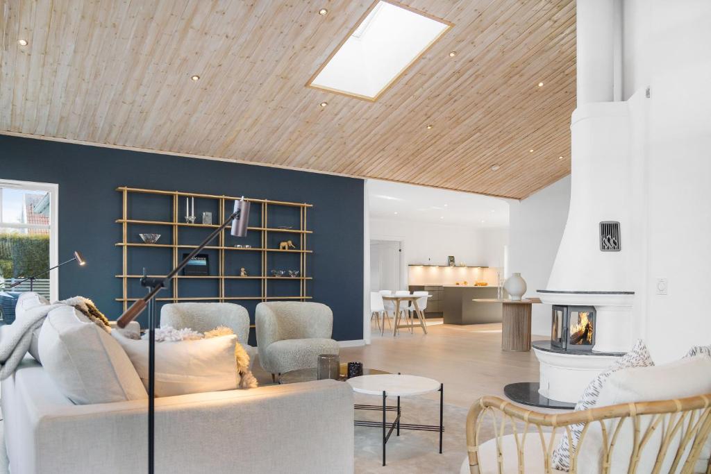 Luxury three-bedroom modern family home in Båstad photo 4