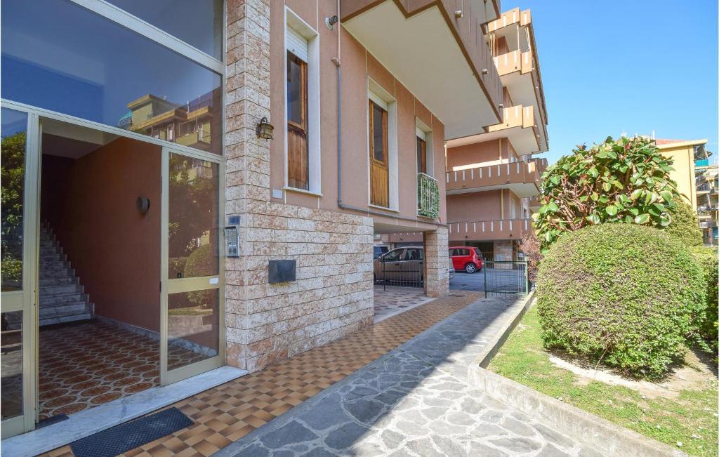 Beautiful Apartment In Pietra Ligure With Wifi And 3 Bedrooms photo 2