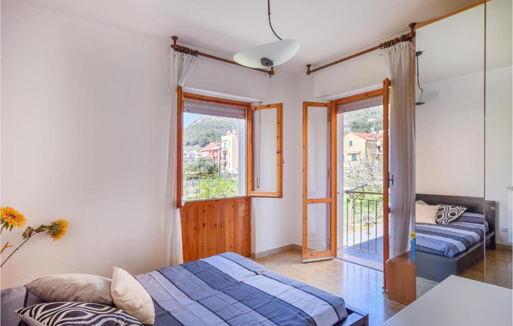 Beautiful Apartment In Pietra Ligure With Wifi And 3 Bedrooms photo 3