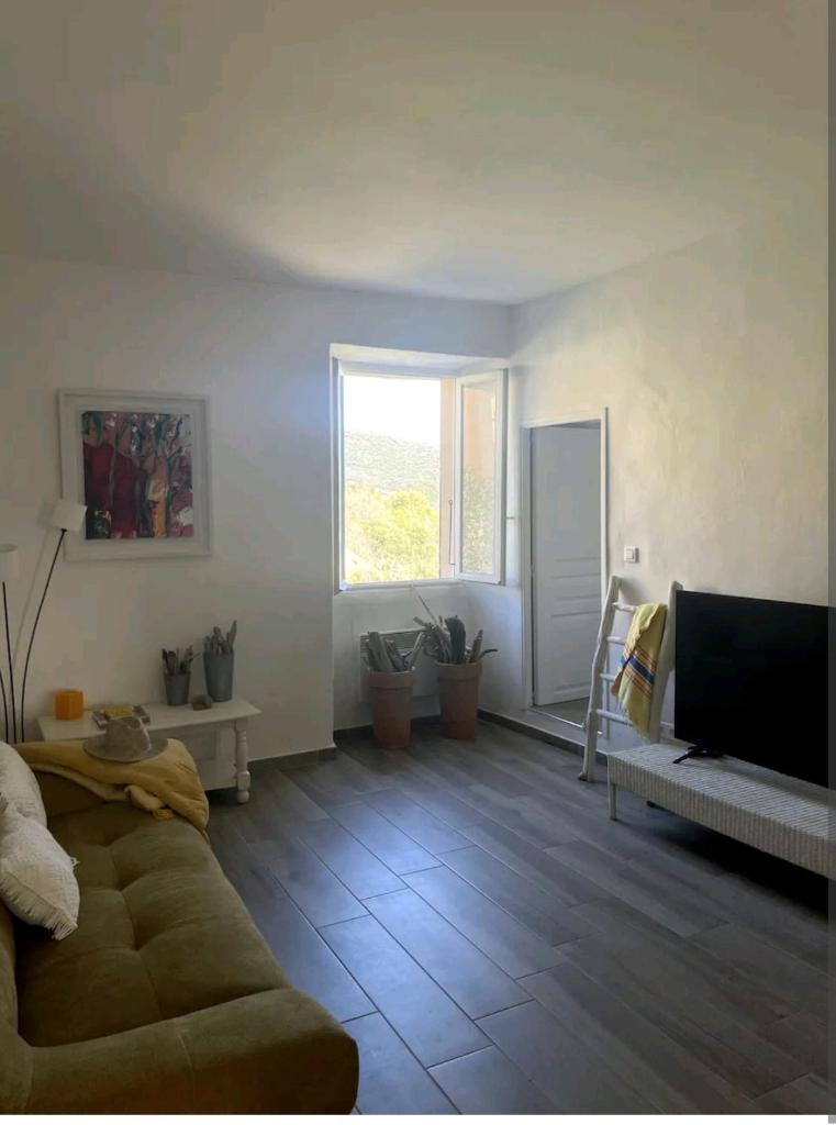 Appartement Vue mer en plein centre de Cargese photo 2