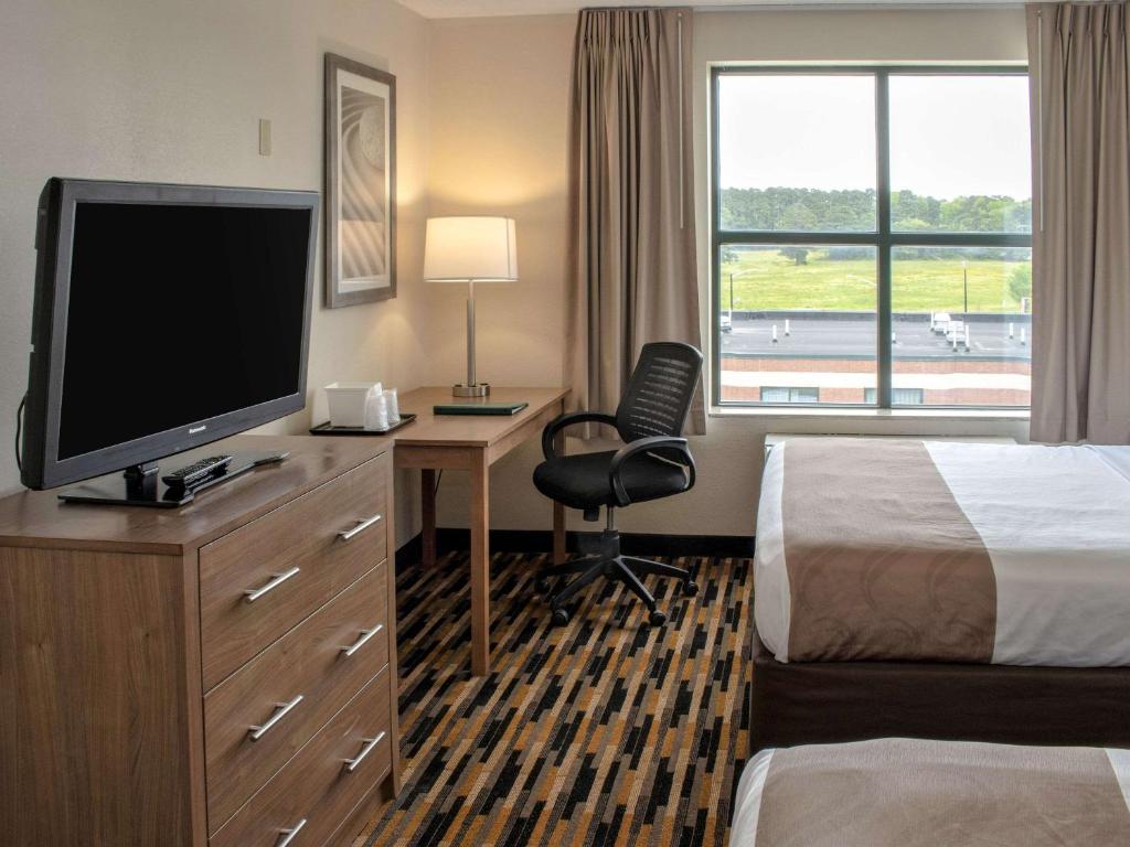 Quality Suites Lake Wright Norfolk Airport photo 3