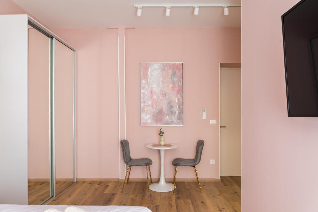 Center De Lux Studios “ Zara “ photo 1