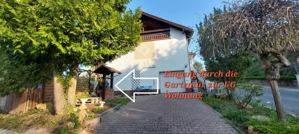 Neu renovierte UG Wohnung für bis zu 6 Personen photo 2