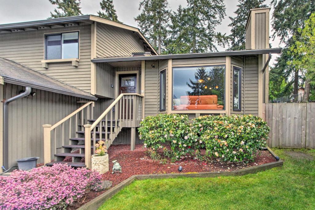 Dog-Friendly Home Fenced-Yard, Great Amenities! photo 1