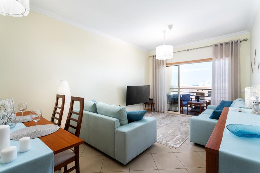 Ocean view Apartment with panoramic Terrace, 2 Swimming pools & Tennis court photo 3