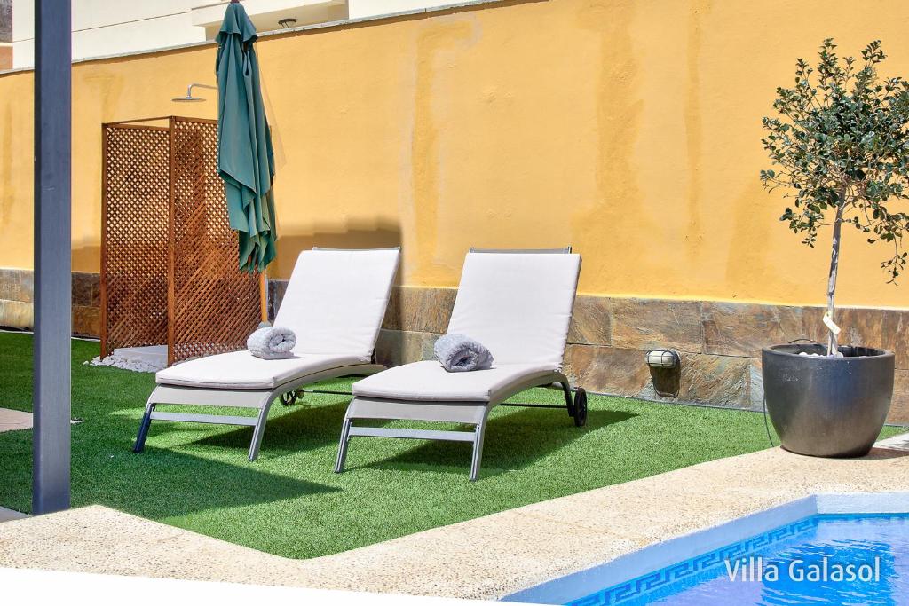 Villa Galasol with heated pool photo 2
