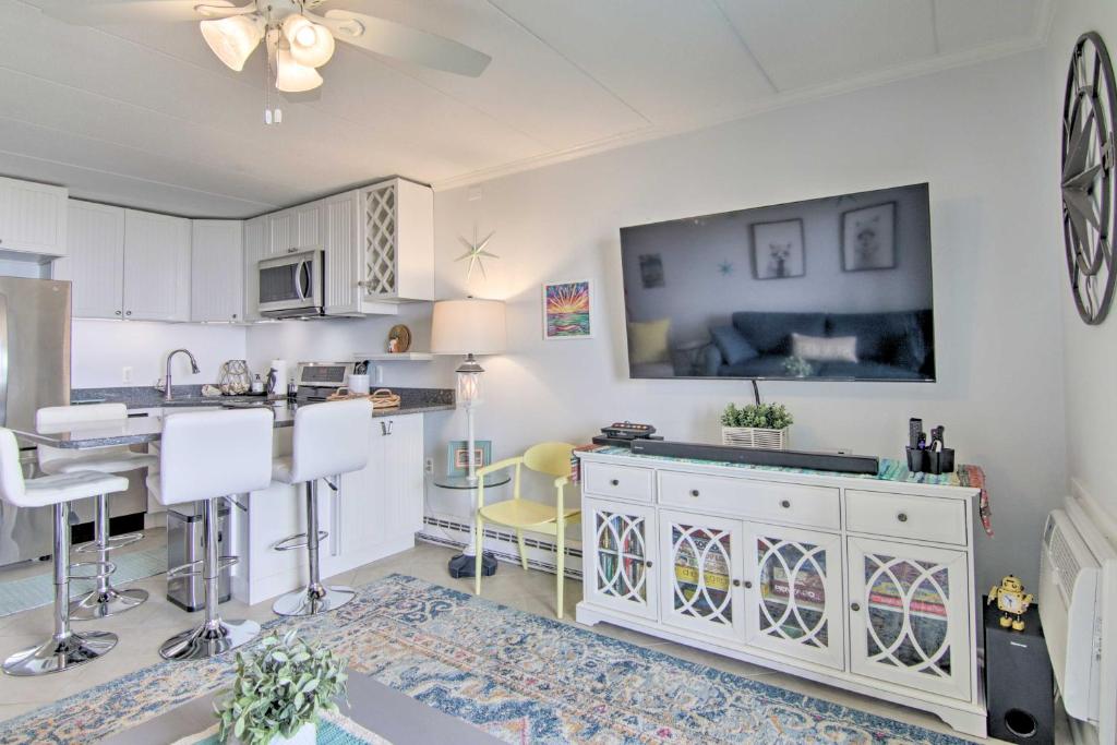 Condo Retreat with Balcony on Ocean City Beach! photo 3