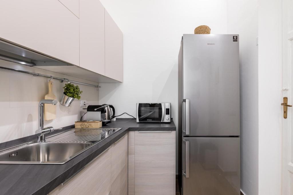 Stazione Notarbartolo Bright & Cozy Apartment photo 4