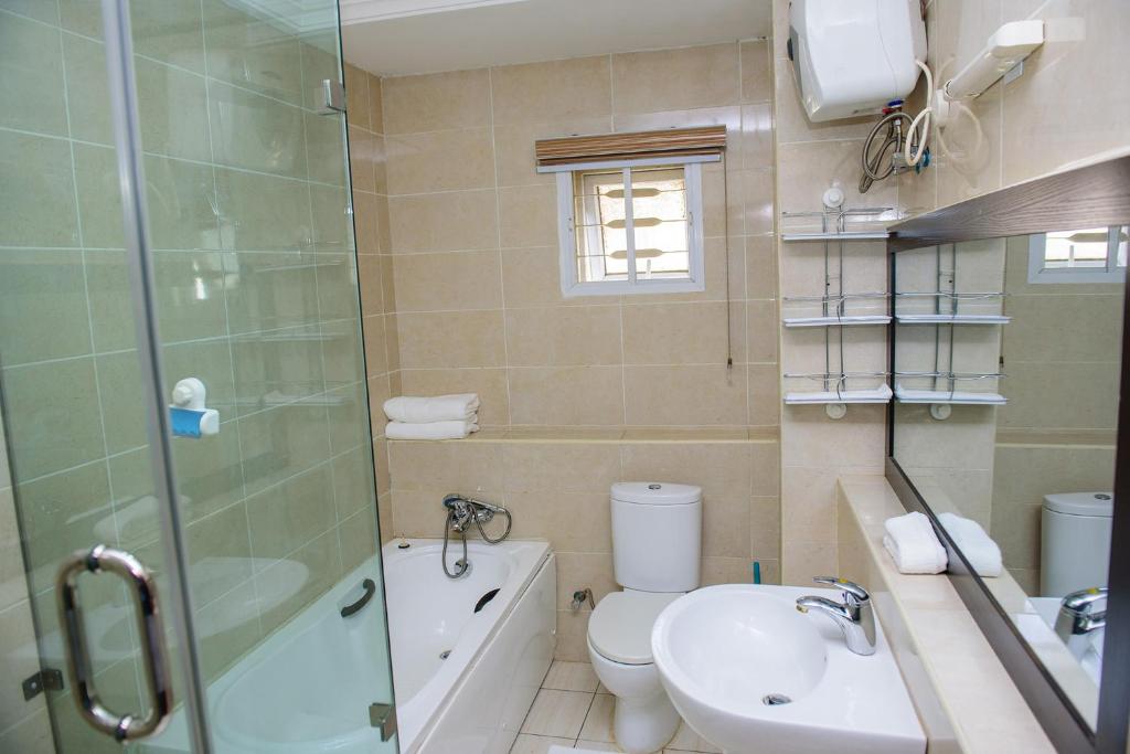 Cc & Cg Homes 4 Bedroom Duplex-24Hrs Electricity WIFI Security photo 3