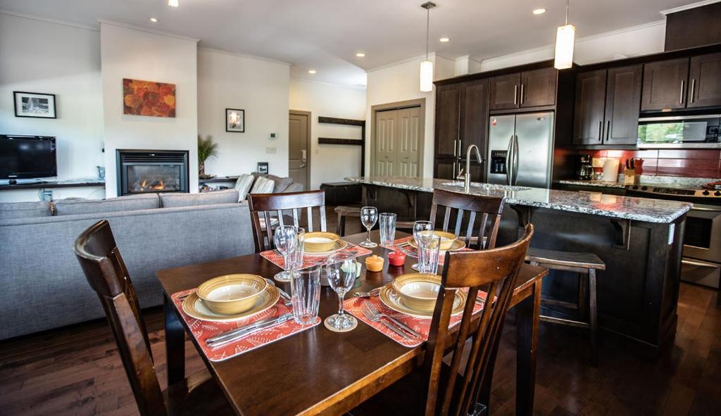 Lux Downtown Condo by Revelstoke Vacations photo 3