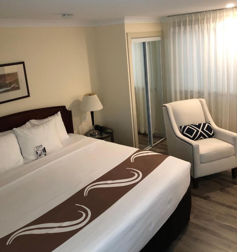 Quality Inn & Suites Garden of the Gulf photo 3