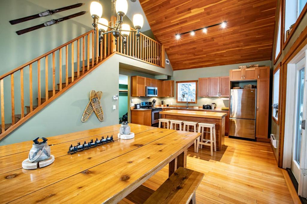 Stoke Cabin by Revelstoke Vacations photo 1
