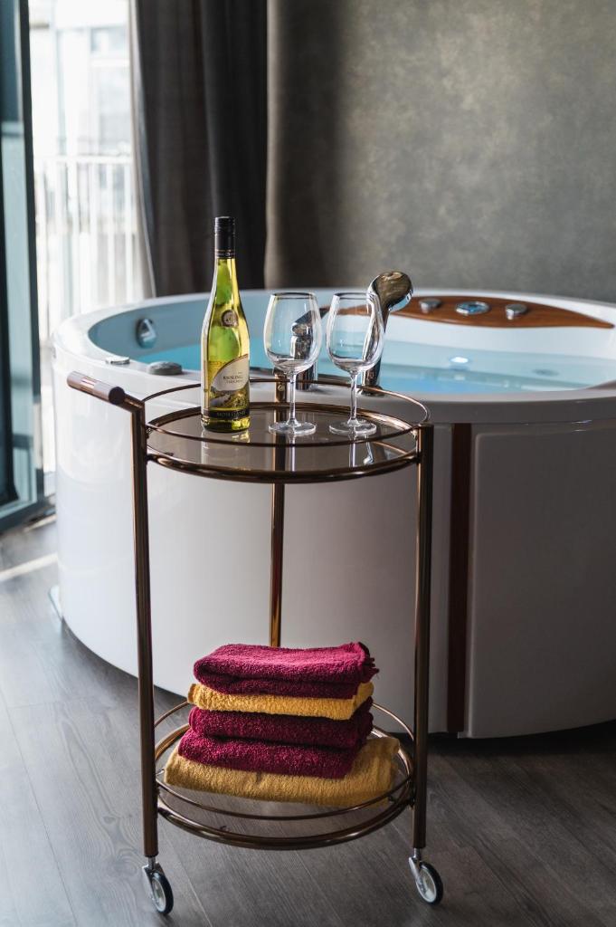 Exclusive Jacuzzi Apartaments Klaipėda photo 2