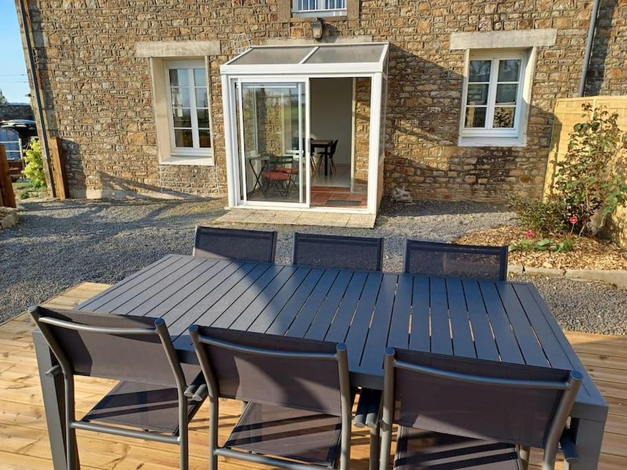 Maison Face au Mont avec extérieur photo 3