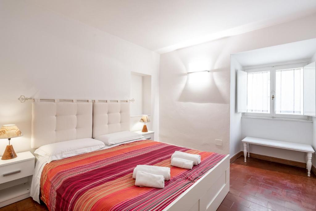GuestHost - Torre dei Giudi apartments - Tap to explore photos