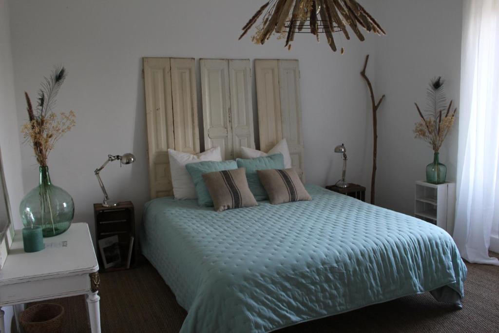 Les Romarins B&B, 10 min d'Uzès, piscine et grand jardin, Table d'hôte photo 3