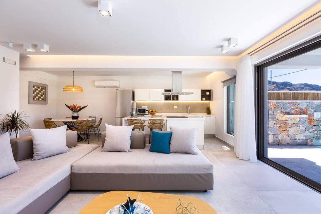Villa Daphne-Naiades/ 2 bedrooms,luxury,beachfront photo 3
