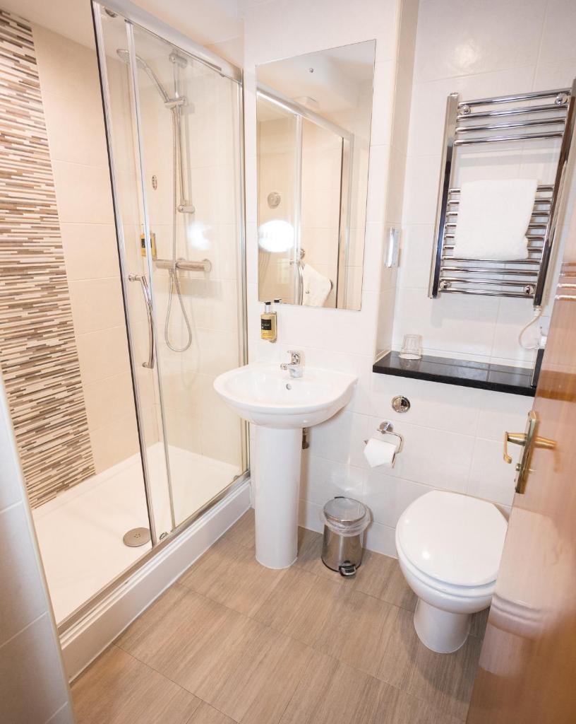 Best Western Kings Manor Hotel - Tap to explore photos